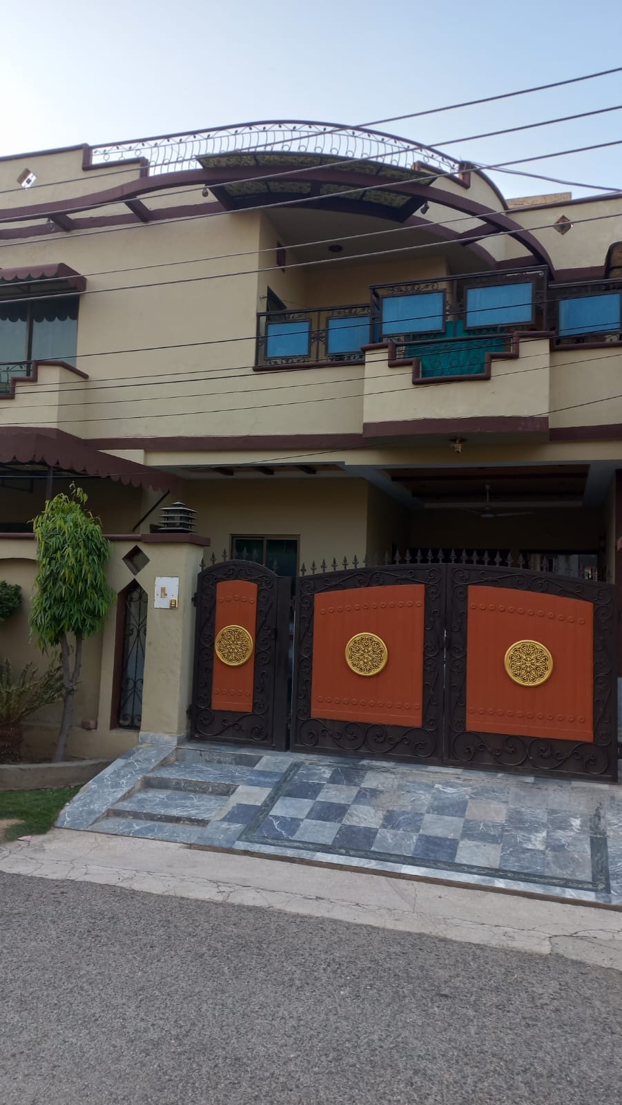 10 Marla Double Storey House for Sale in Wapda Town Phase 1 Lahore