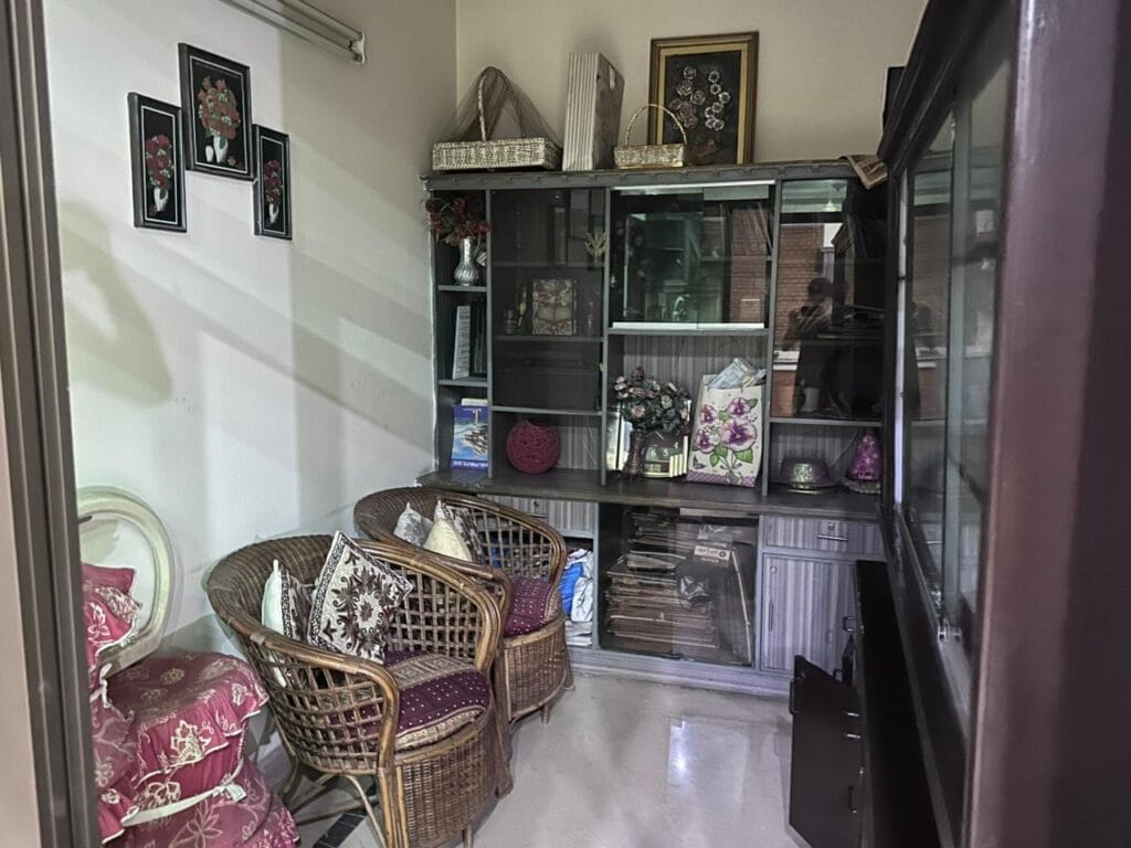 Sitting area in 10 Marla house for sale in Punjab Govt. Society Phase 2, Lahore