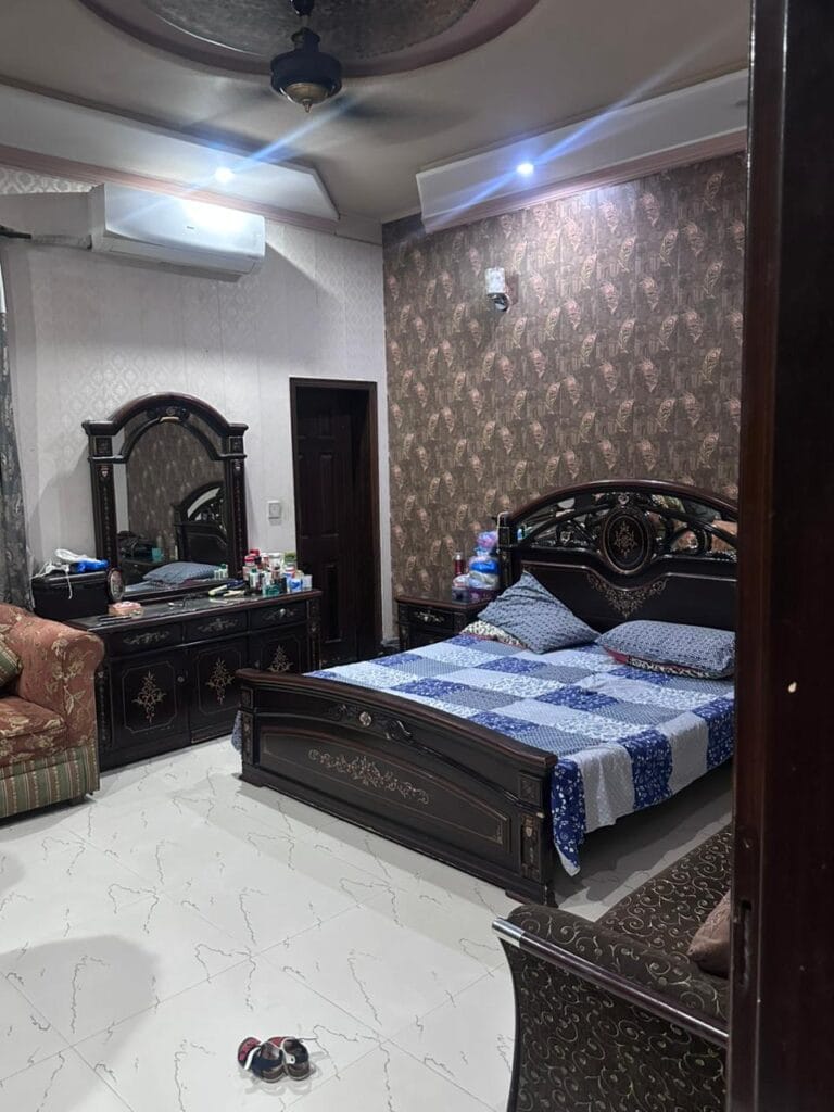 Bedroom 3 in 10 Marla house for sale in Punjab Govt. Society Phase 2, Lahore