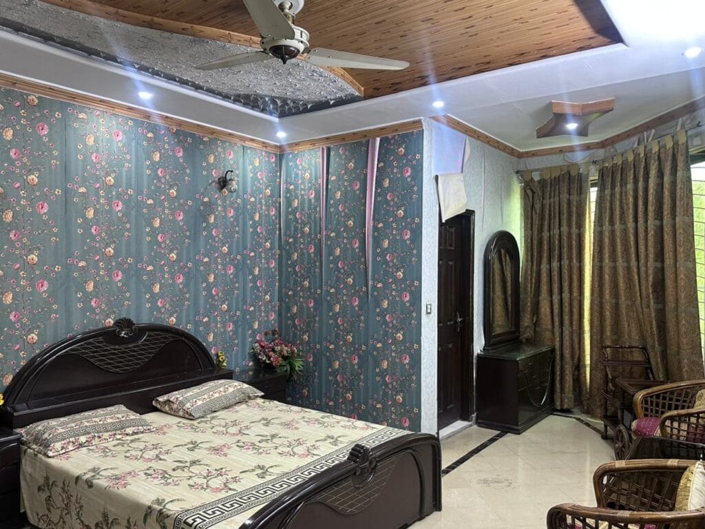 Bedroom 4 in 10 Marla house for sale in Punjab Govt. Society Phase 2, Lahore