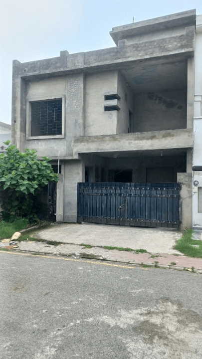 8 Marla Grey Structure house for sale in Dream Garden (Phase 1), Lahore