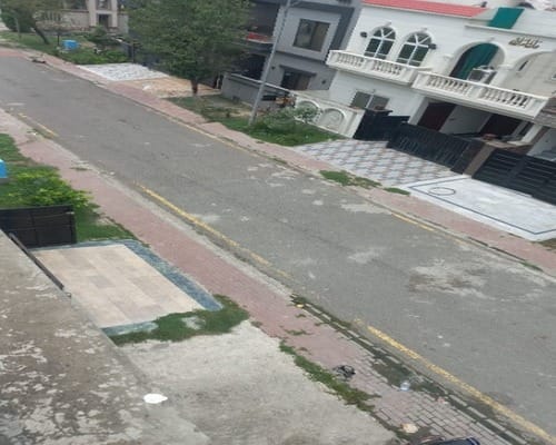 Front Road in 8 Marla double storey house for sale in Dream Garden, Lahore