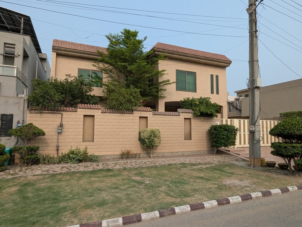 1 Kanal House for Sale – Valancia Society Block C1, Lahore | Side Exterior View
